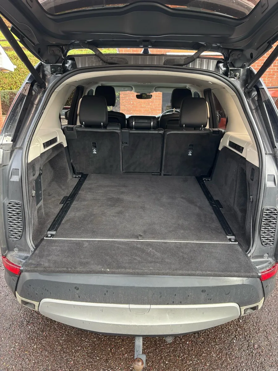 Land Rover Discovery 5 - Image 2