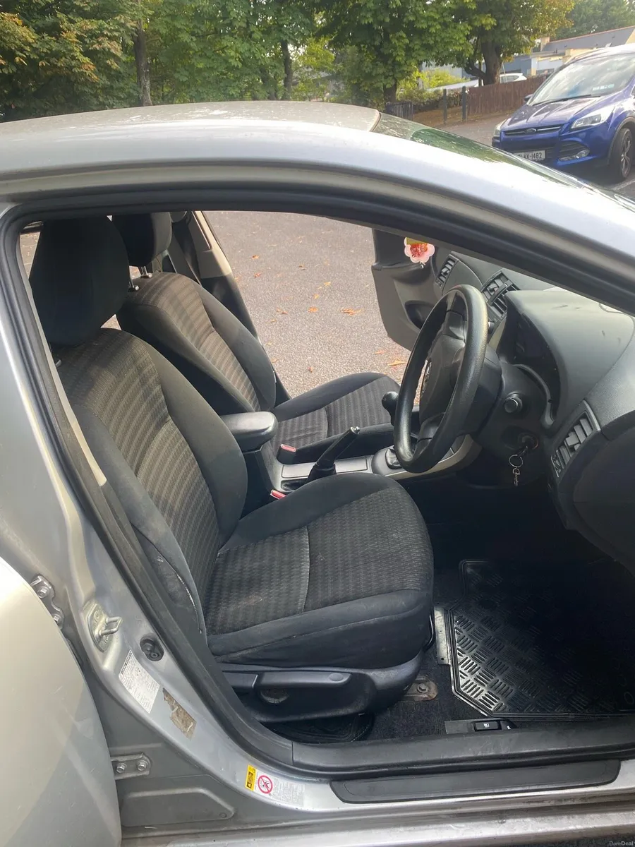 Toyota Corolla - Image 4