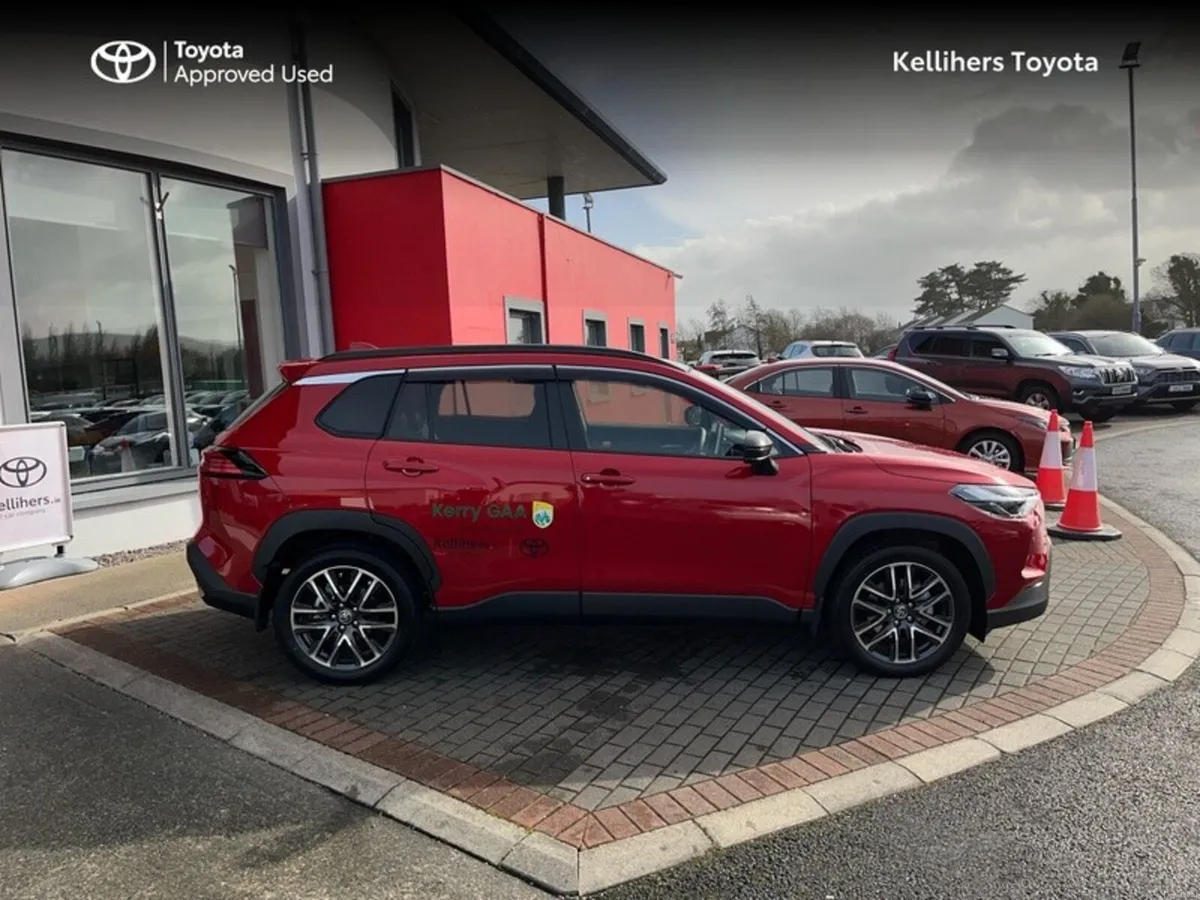 Toyota Corolla Cross HYBRID ELECTRIC SOL - Image 3