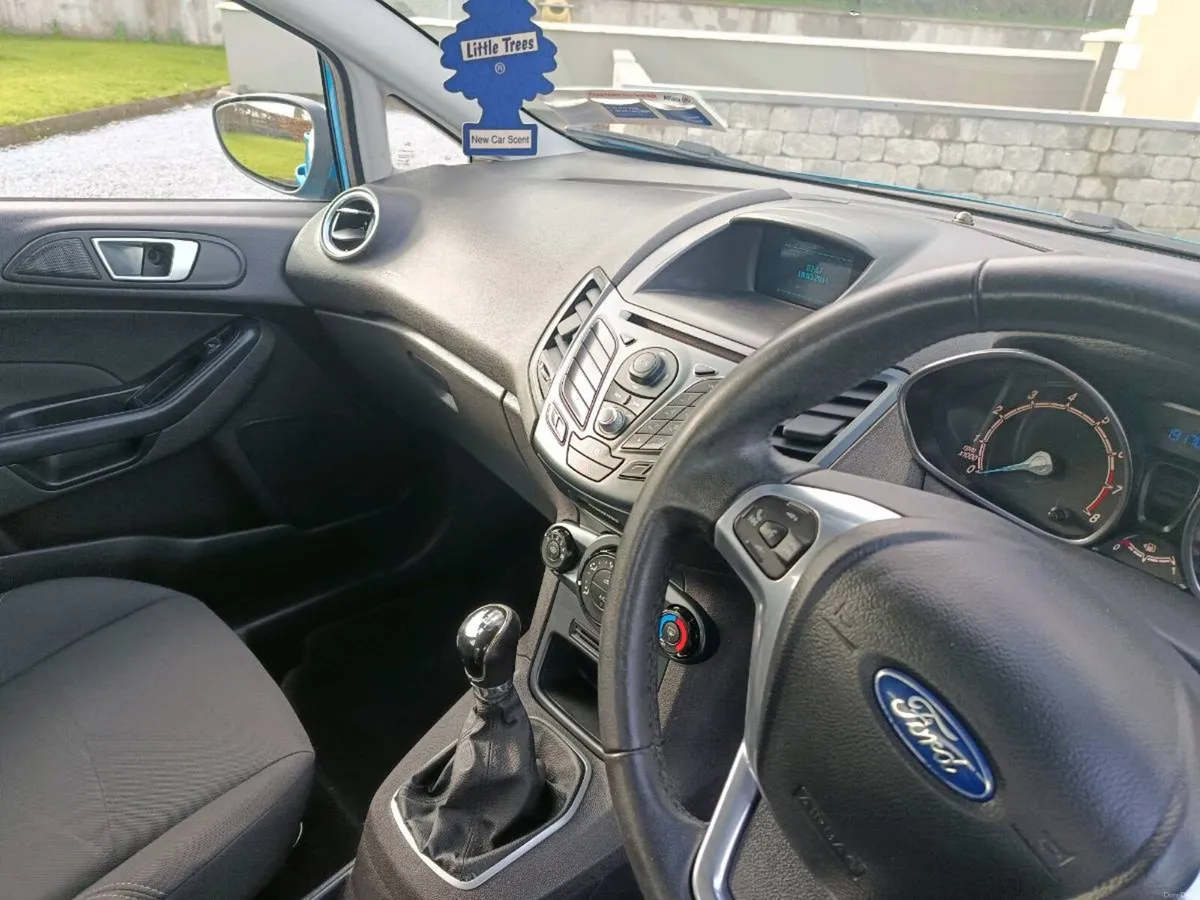 Ford fiesta 2014 .1.25 Petrol NCT and tax 08/26 - Image 4