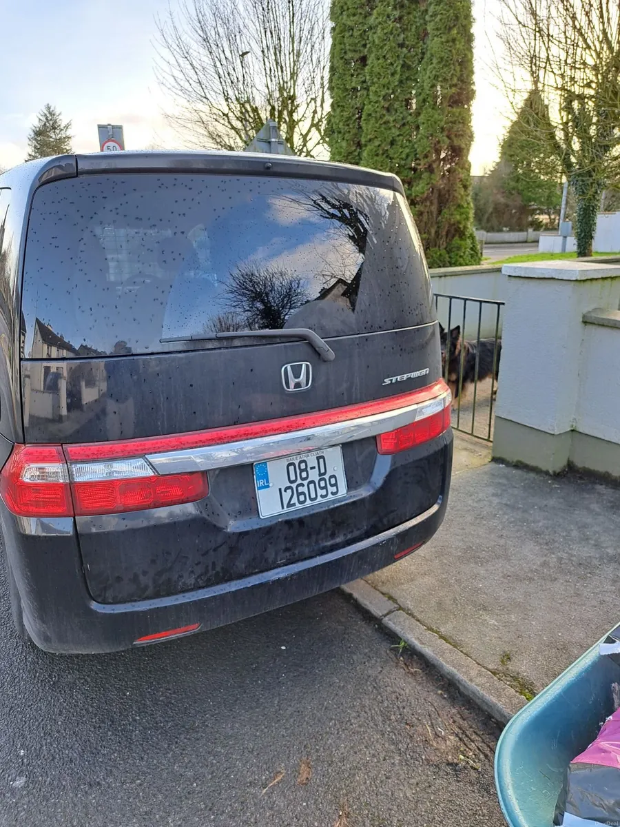 Honda Stepwagon 2008 - Image 2