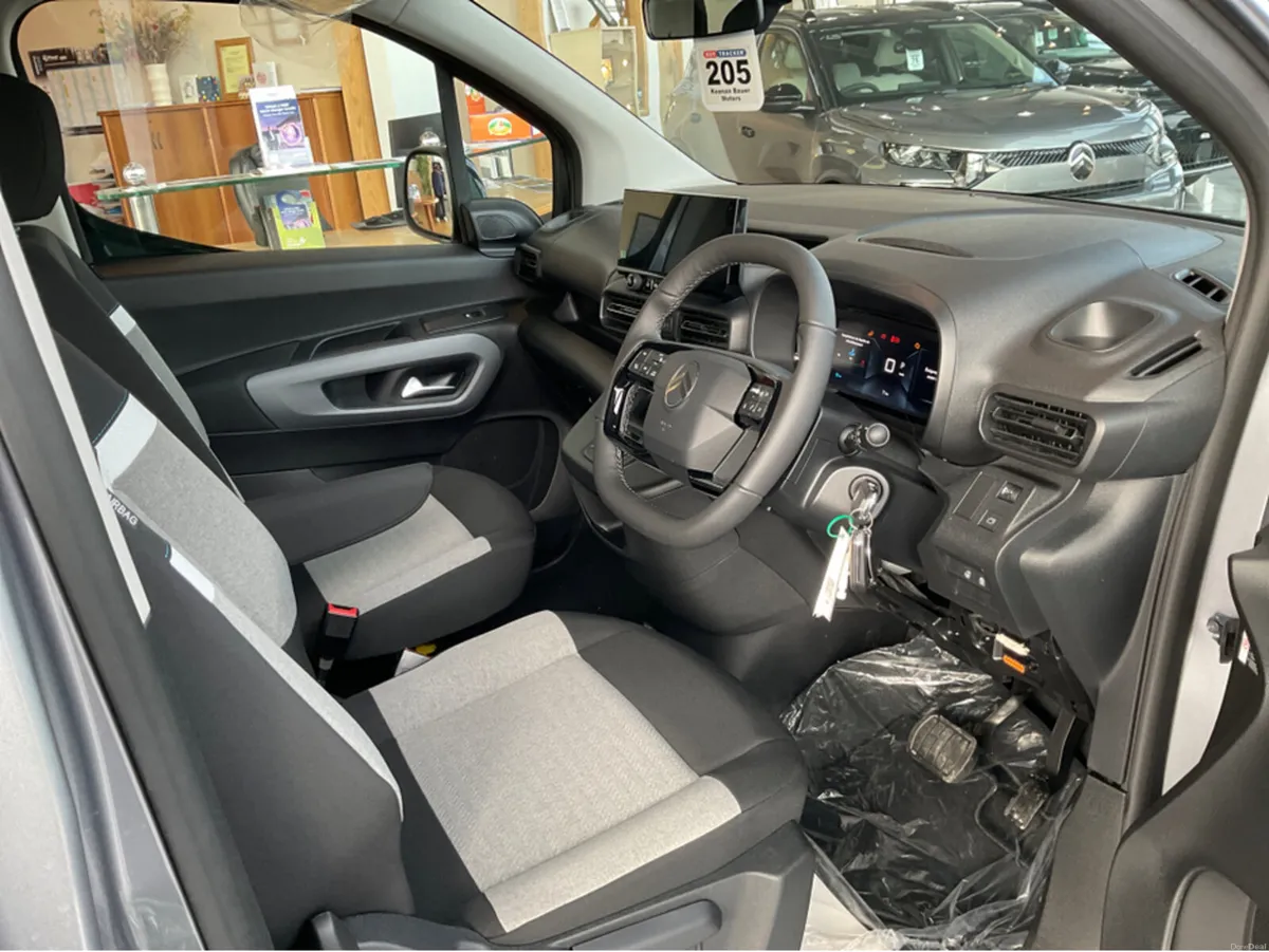 Citroen Berlingo Multispace PLUS LWB BLUE HDI EAT8 - Image 3