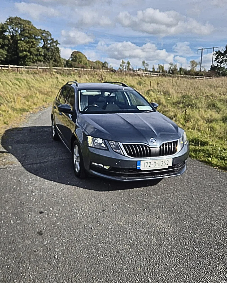 2017 (172) Skoda Octavia 1.6 TDI 115BHP Ambition - Image 1