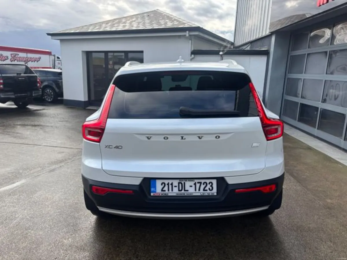 Volvo XC40 T5 Phev Inscription 5DR Auto - Image 3