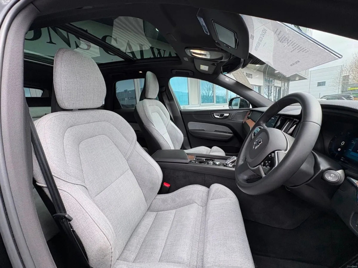 Volvo XC60 Inscription // Diesel // Automatic - Image 2