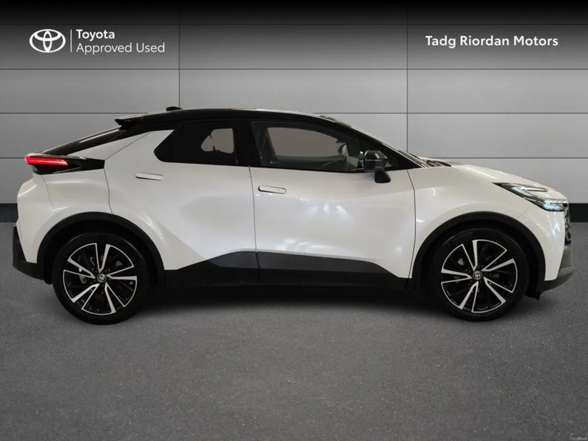 Toyota C-HR HYBRID SOL - Image 3