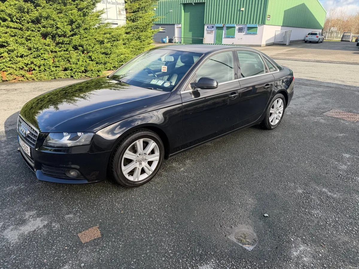 Audi A4 2.0 TDI 2011 - Image 1