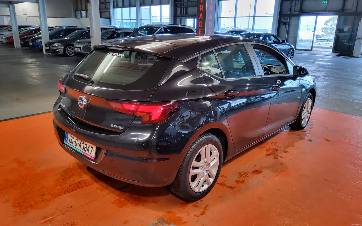 Opel Astra 2019 - Image 3
