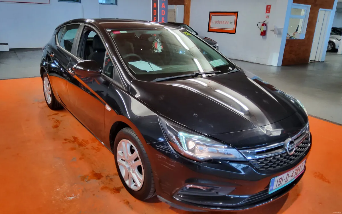 Opel Astra 2019 - Image 1