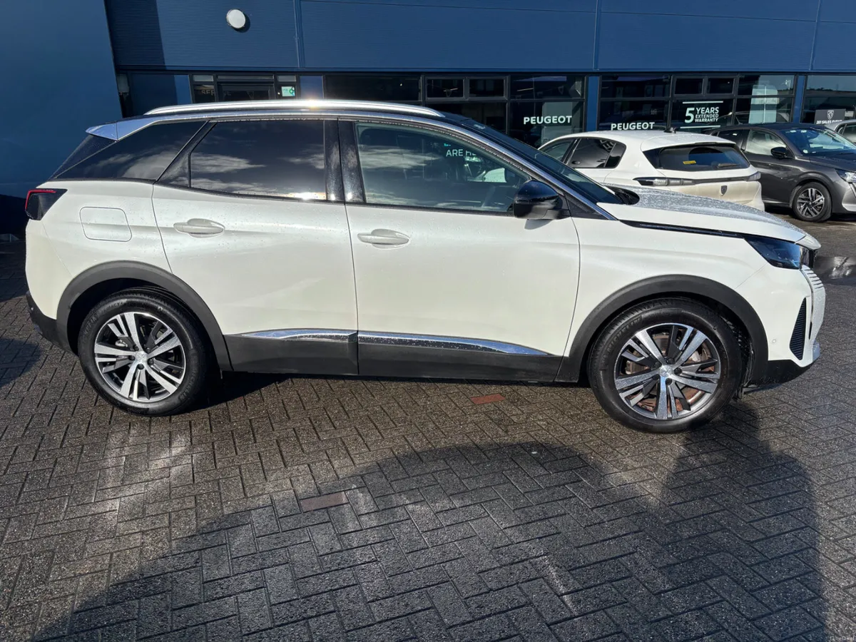 Peugeot 3008 2023 - Image 3
