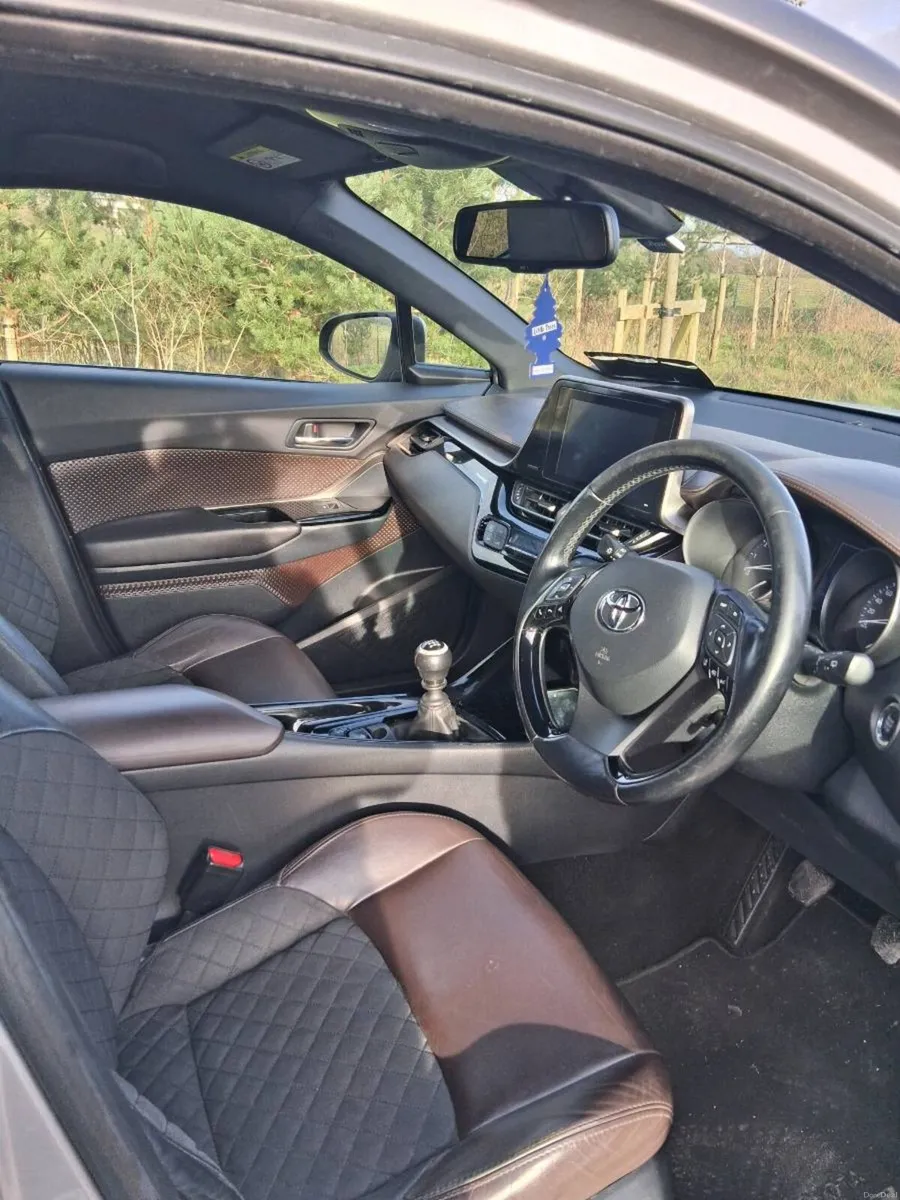 Toyota C-HR 1.2T SOL 4DR - Image 3