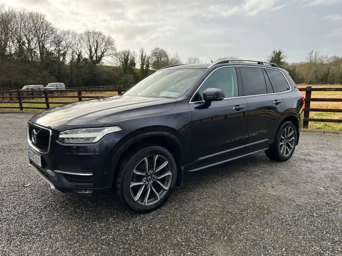 2019 Volvo XC90 AWD Momentum - Image 1