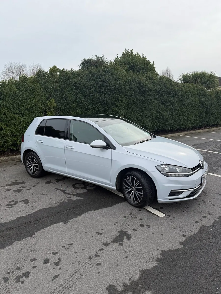 191 Volkswagen Golf TSI 1 litre Trendline - Image 3