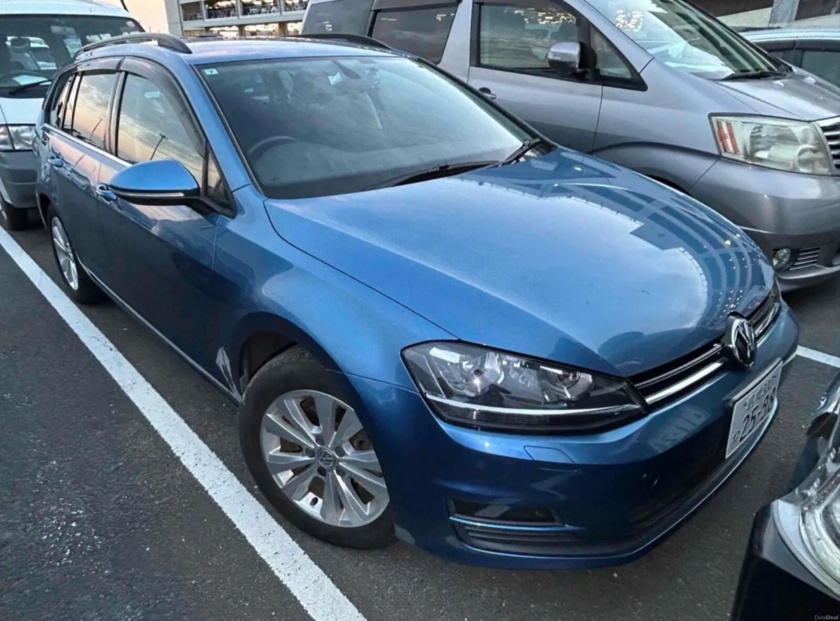 2015 (152) VW Golf Estate - 1.2 Petrol + Automatic - Image 1