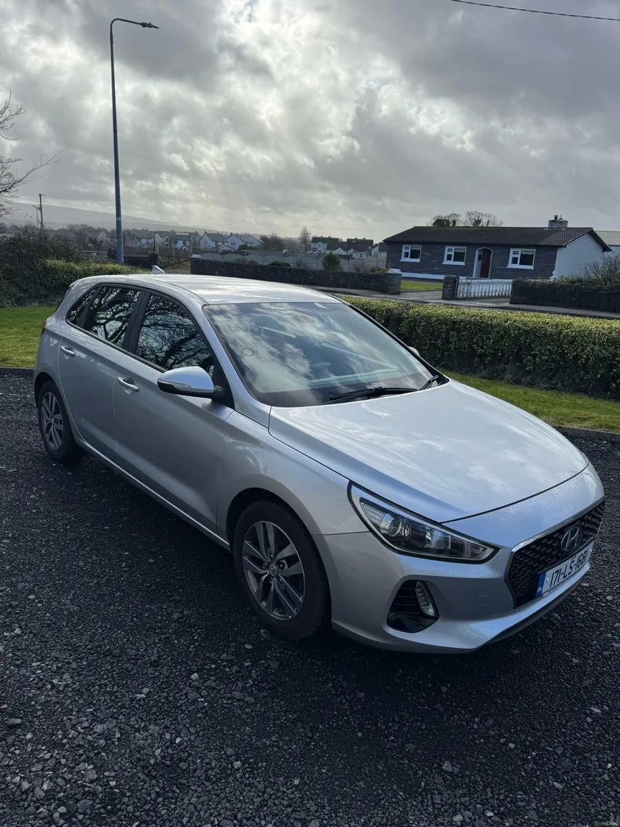 2017 Hyundai i30 SE NAV - Image 3