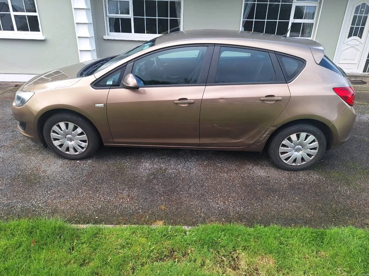 Opel Astra 1.4 - Image 4