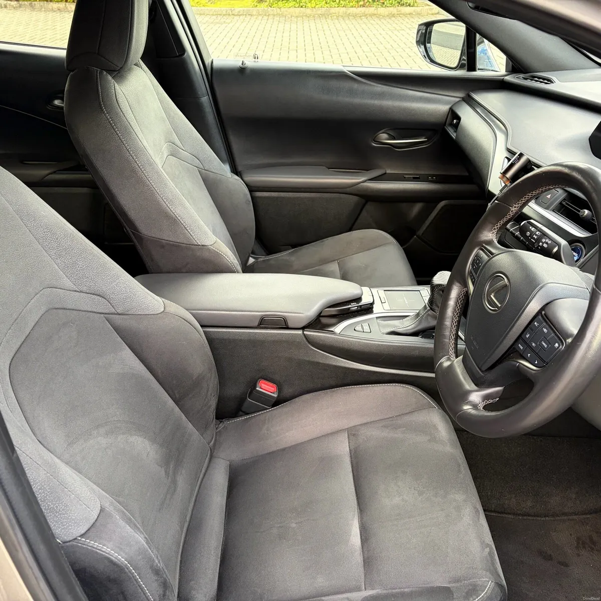 LEXUS UX 250h 2019 - Image 6