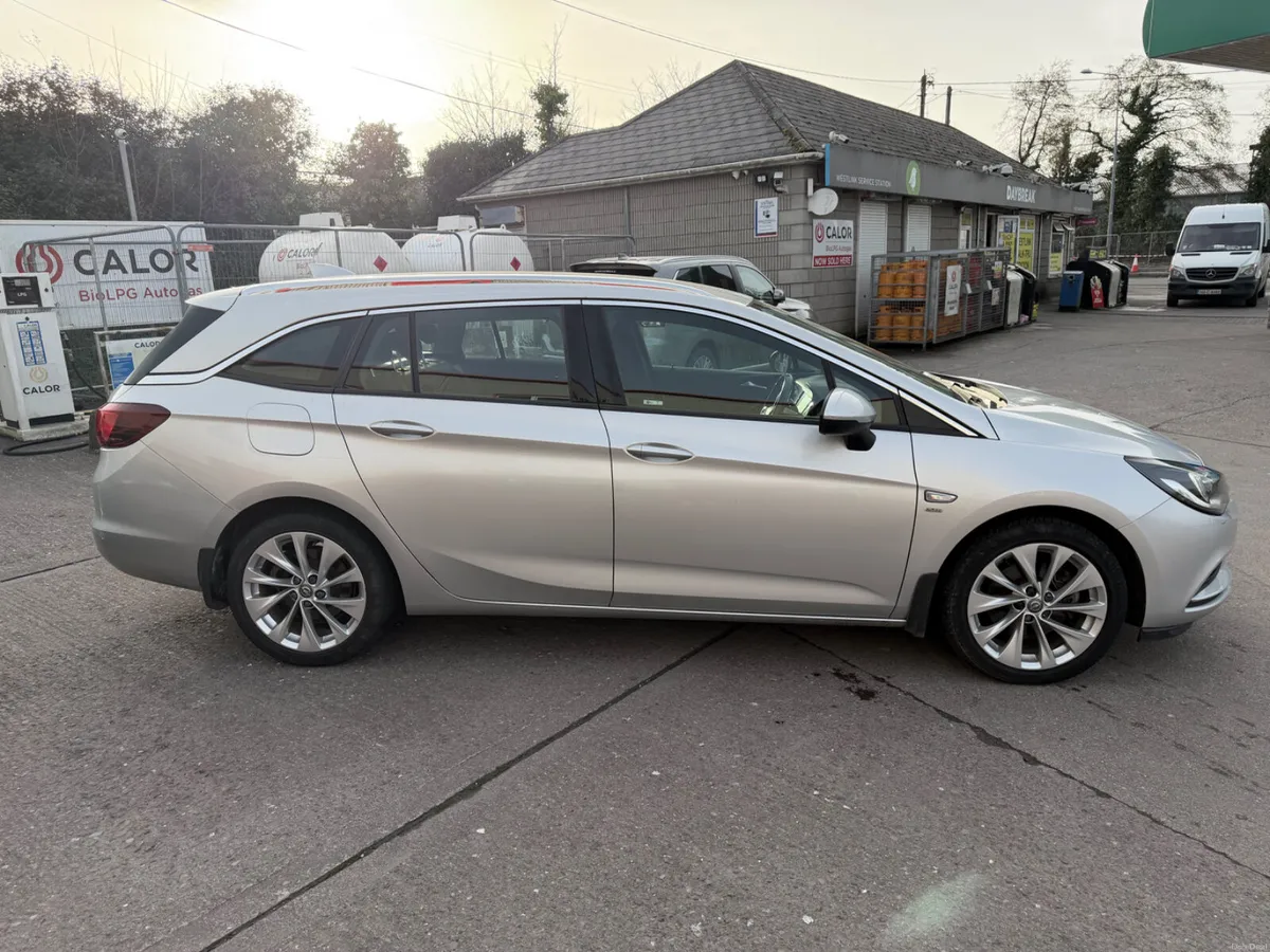 2018 Opel Astra SRI - Image 3