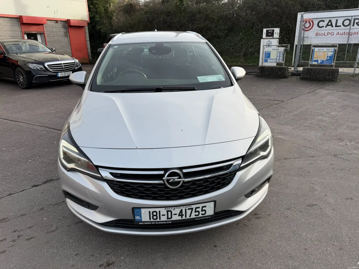 2018 Opel Astra SRI - Image 2