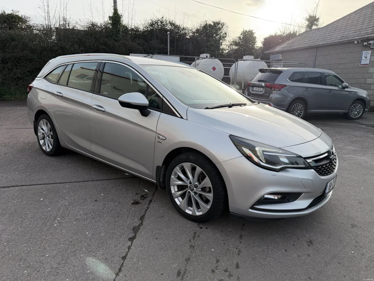 2018 Opel Astra SRI - Image 1