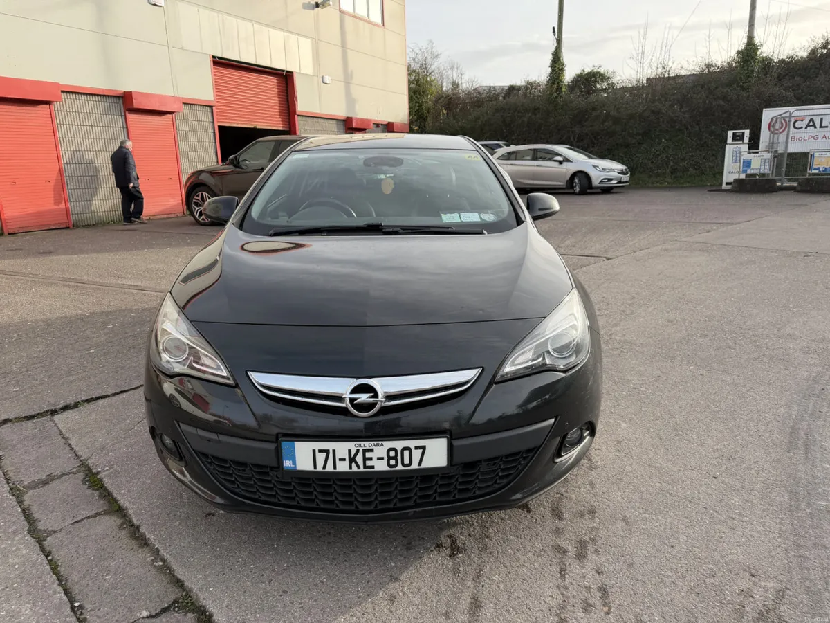 2017 Opel Astra GTC - Image 1