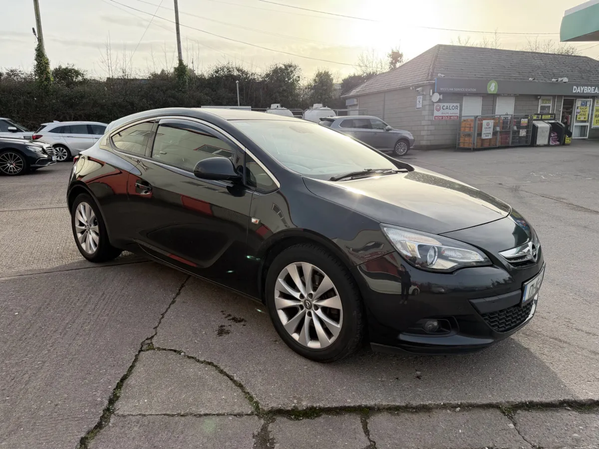 2017 Opel Astra GTC - Image 2