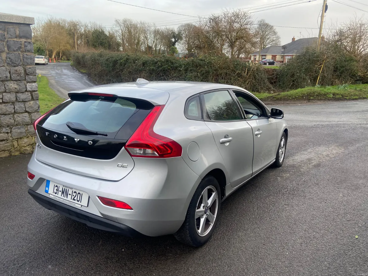Volvo V40 2013 nct 10/26 - Image 4