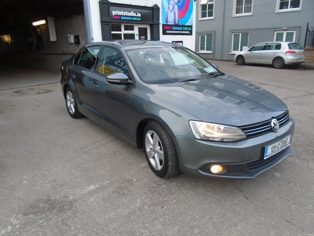 Volkswagen Jetta 2013 LOW kms - Image 1