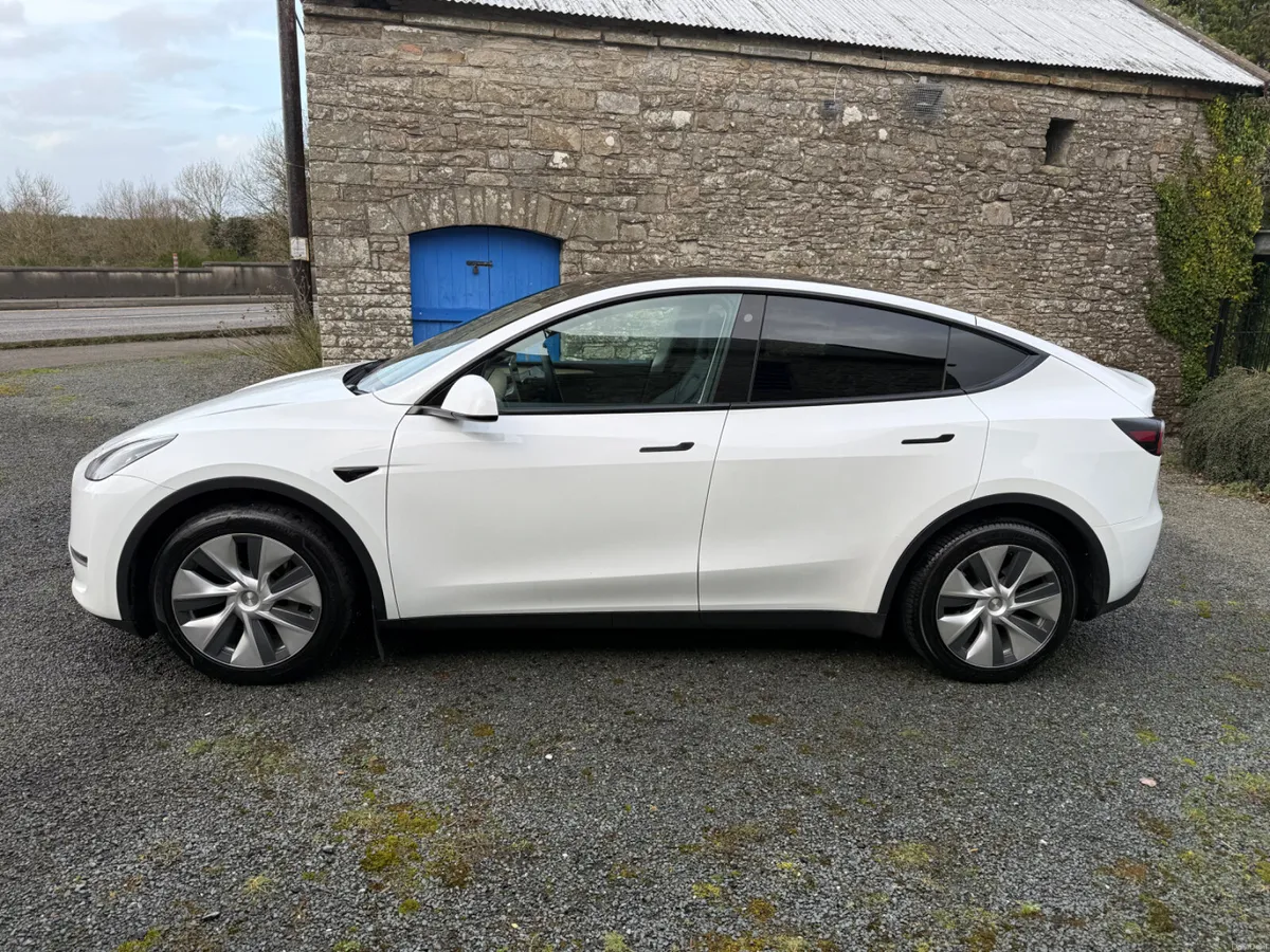 2022 Tesla Model Y AWD LONG RANGE ONLY 66K KMS - Image 4