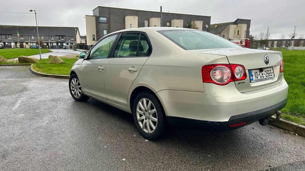 Volkswagen JETTA 1.6 Diesel NEGOTIABLE - Image 4
