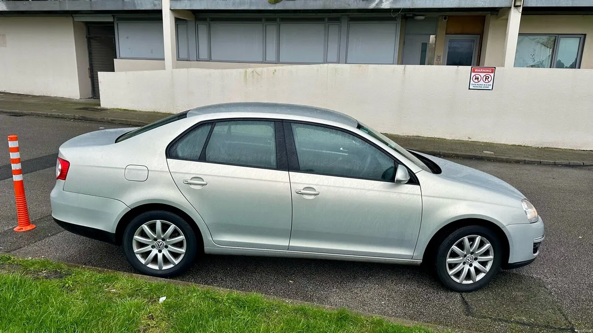 Volkswagen JETTA 1.6 Diesel NEGOTIABLE - Image 2