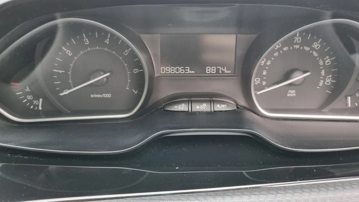 Peugeot 2008 2016 - Image 4