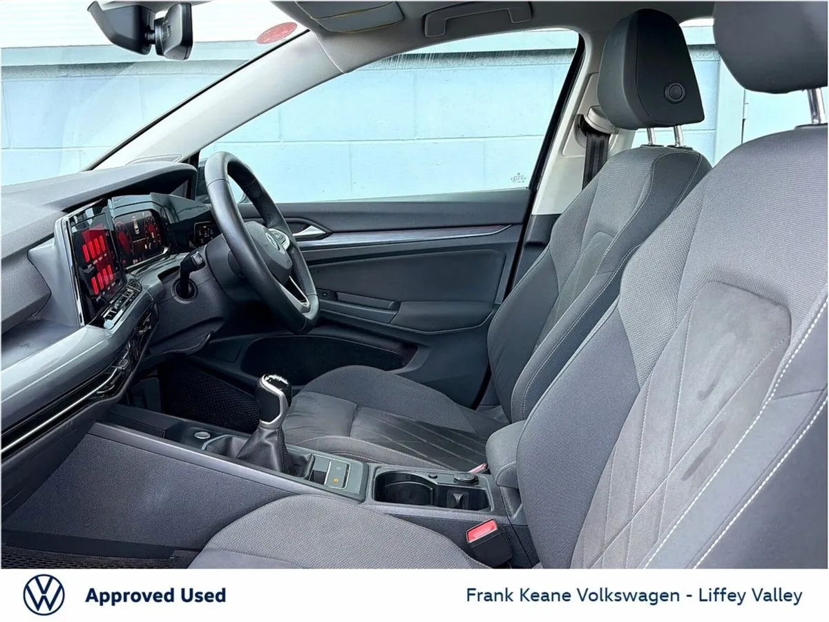 Volkswagen Golf STYLE 1.5 TSI 130HP *DEEP BLACK* * - Image 4