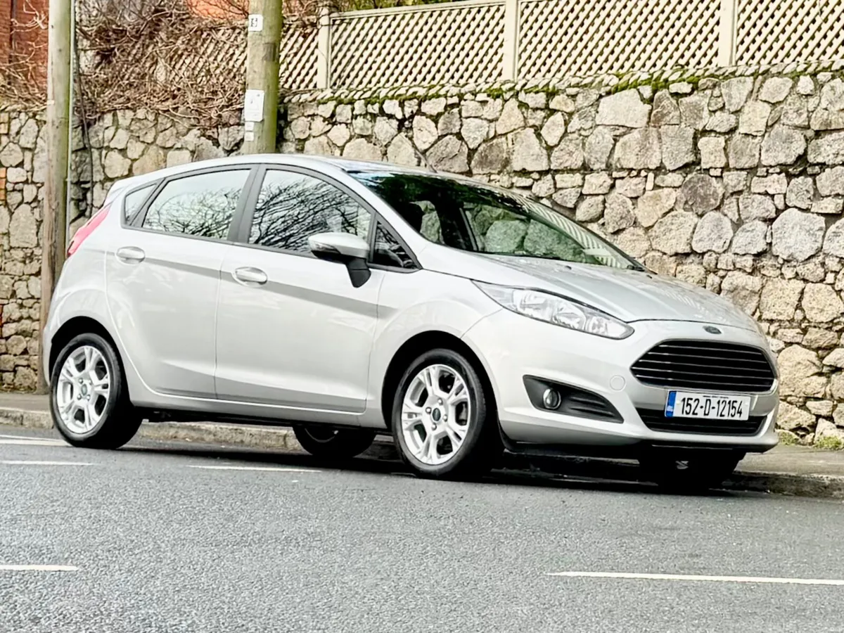 Ford Fiesta 2015!!!1.2L !!!ZETEC!! LOW MILES !!! - Image 2