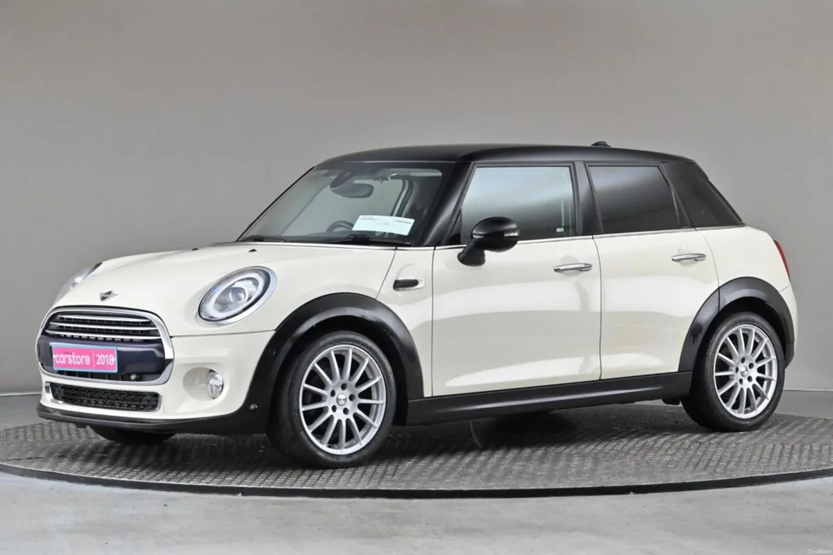 Mini Cooper 1.5 COOPER 5DR**17" ALLOY WHEELS**PRIV - Image 4