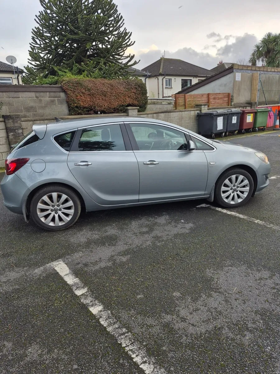 Opel Astra 2012 - Image 3