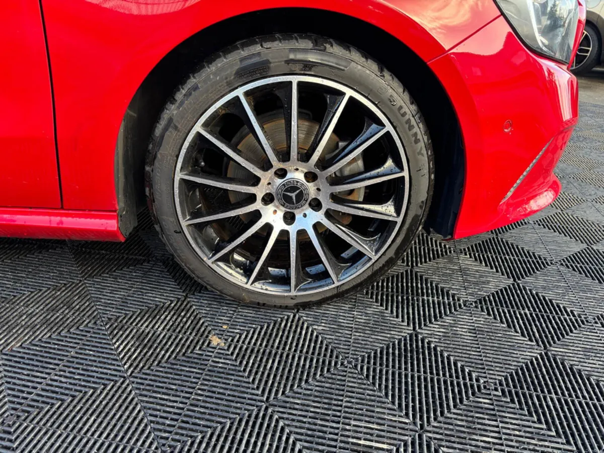 Mercedes-Benz A-Class AUTOMATIC 1.6 PETROL - Image 3