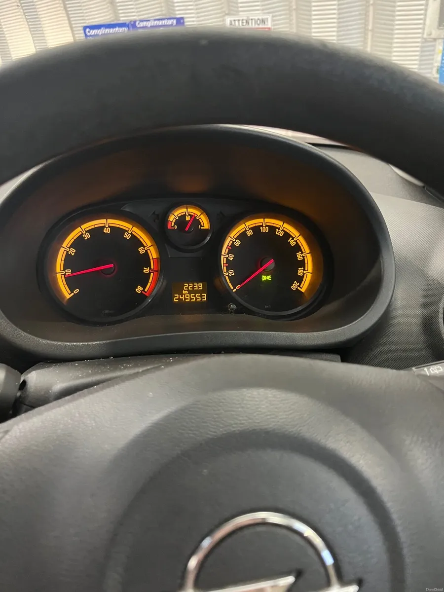 Opel Corsa 2012 - Image 2