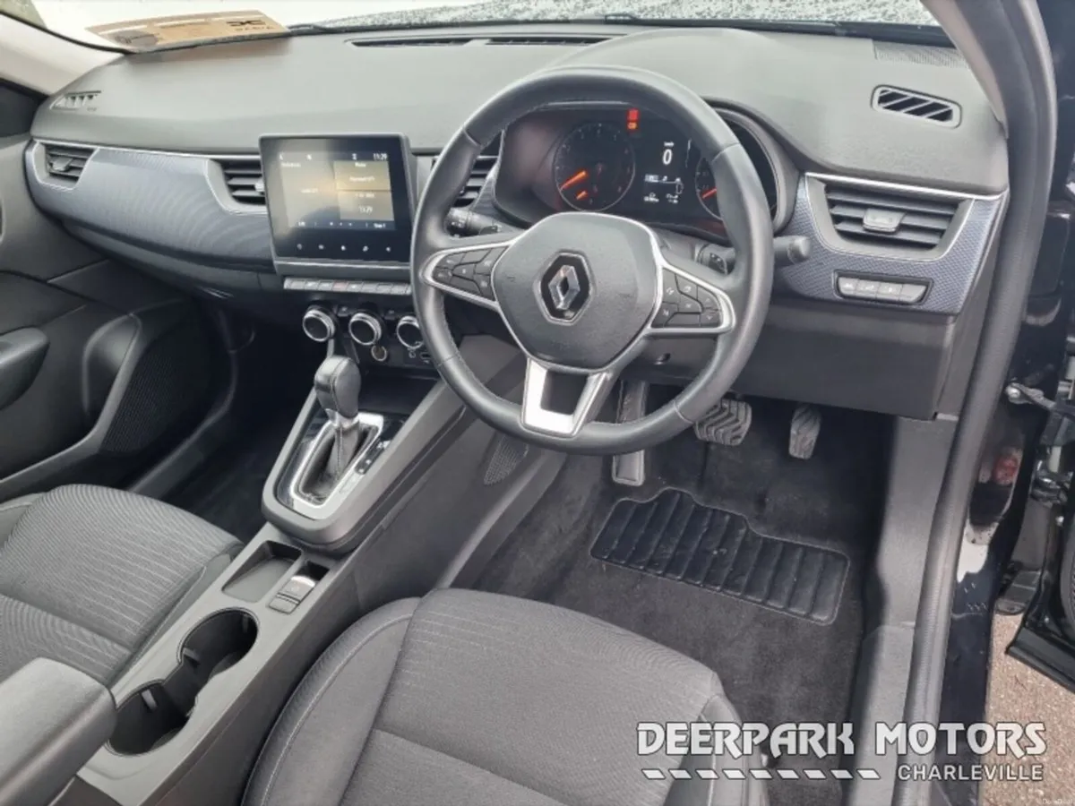 Renault Arkana ICONIC TCE 140 AUTO MILD HYBRID - Image 5