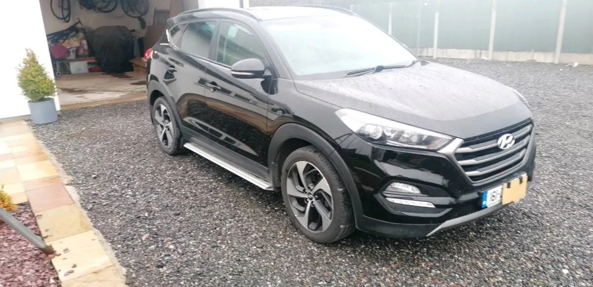 Hyundai Tuscon/Premium/Panoramic Roof/Leather - Image 2