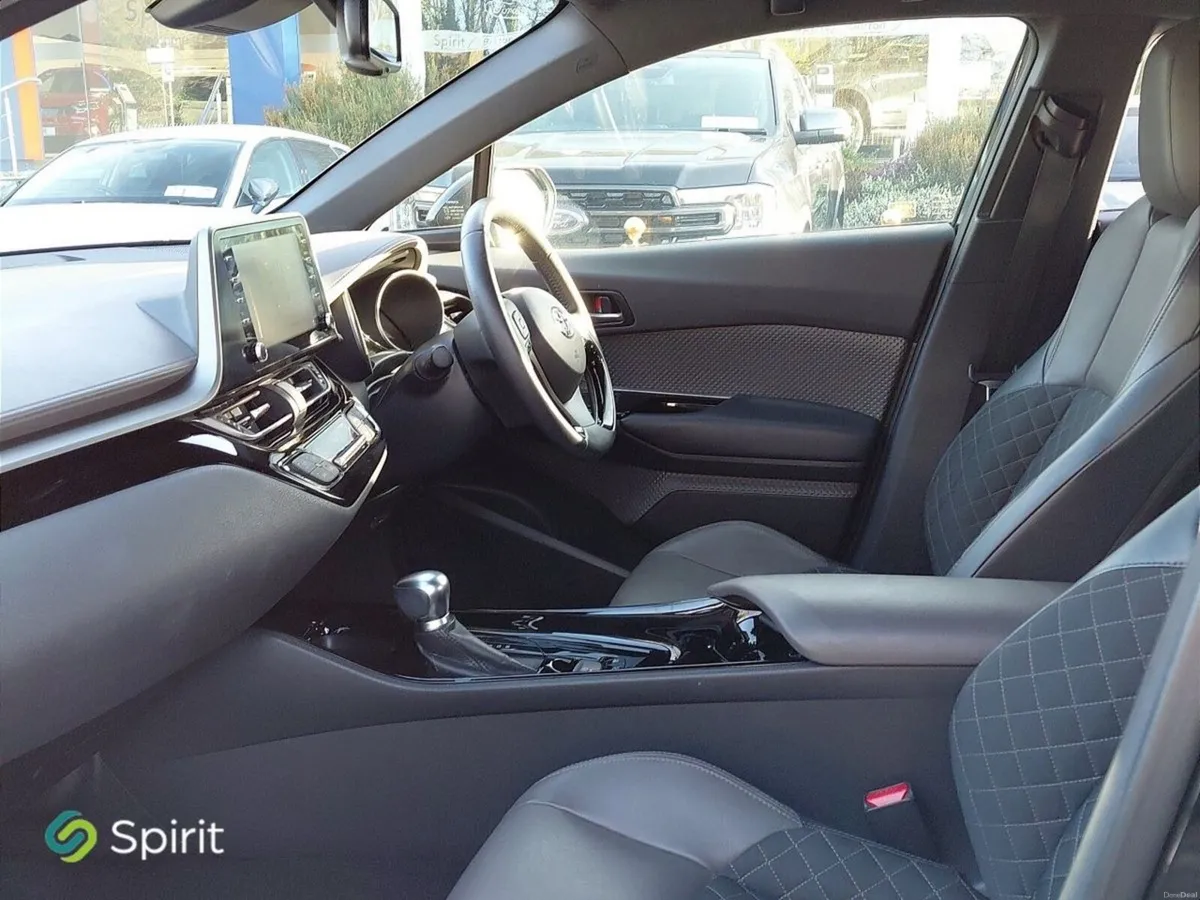 Toyota C-HR 1.8 HYBRID LUNA - Image 3