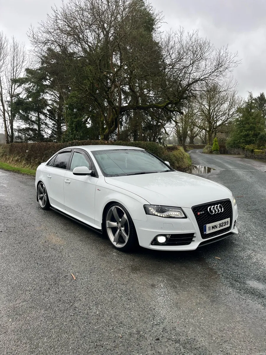 Audi A4 Black Edition - Image 2