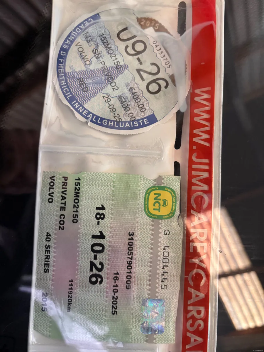 2015 Volvo V40* HEATED LEATHER SEATS* - Image 4