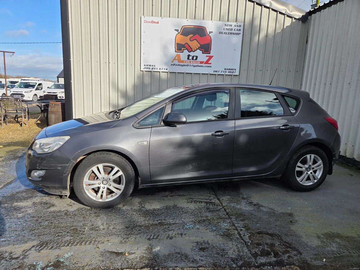 Vauxhall Astra 2010 - Image 2