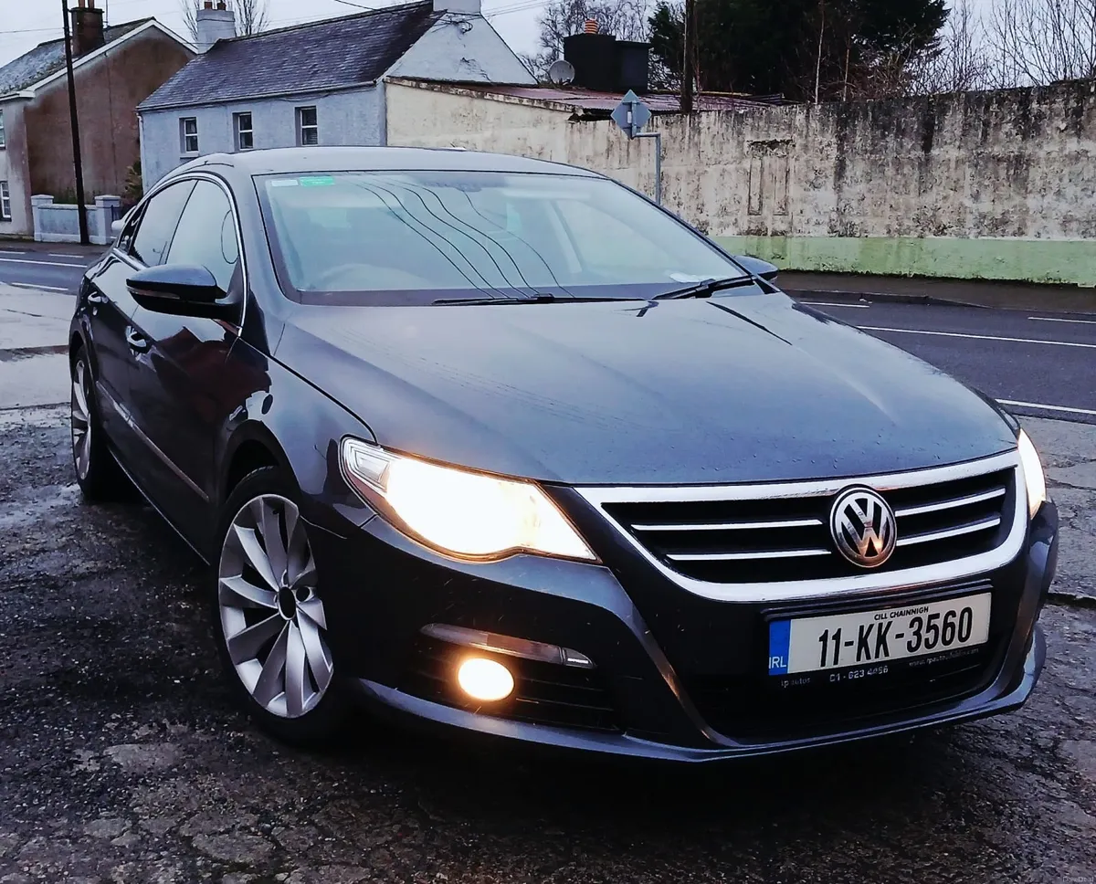 Volkswagen Passat 2011 - Image 2