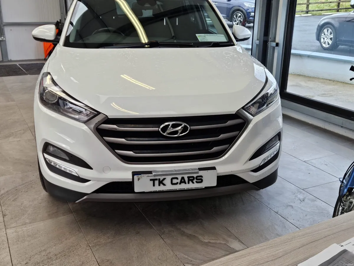 16 HYUNDIA TUCSON COMFORT 1.7 DIESEL - Image 4