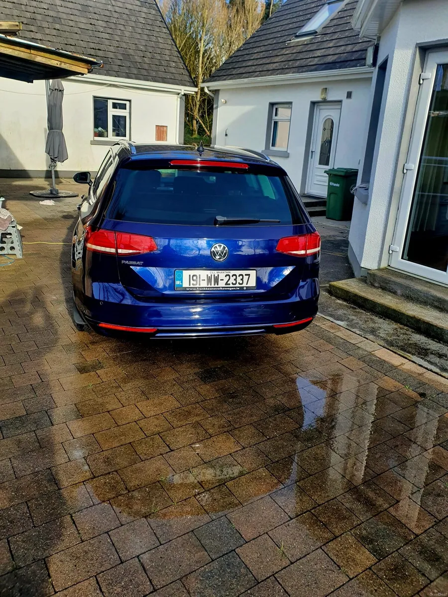 Volkswagen Passat TSI SE Business

EVO 5D - Image 4