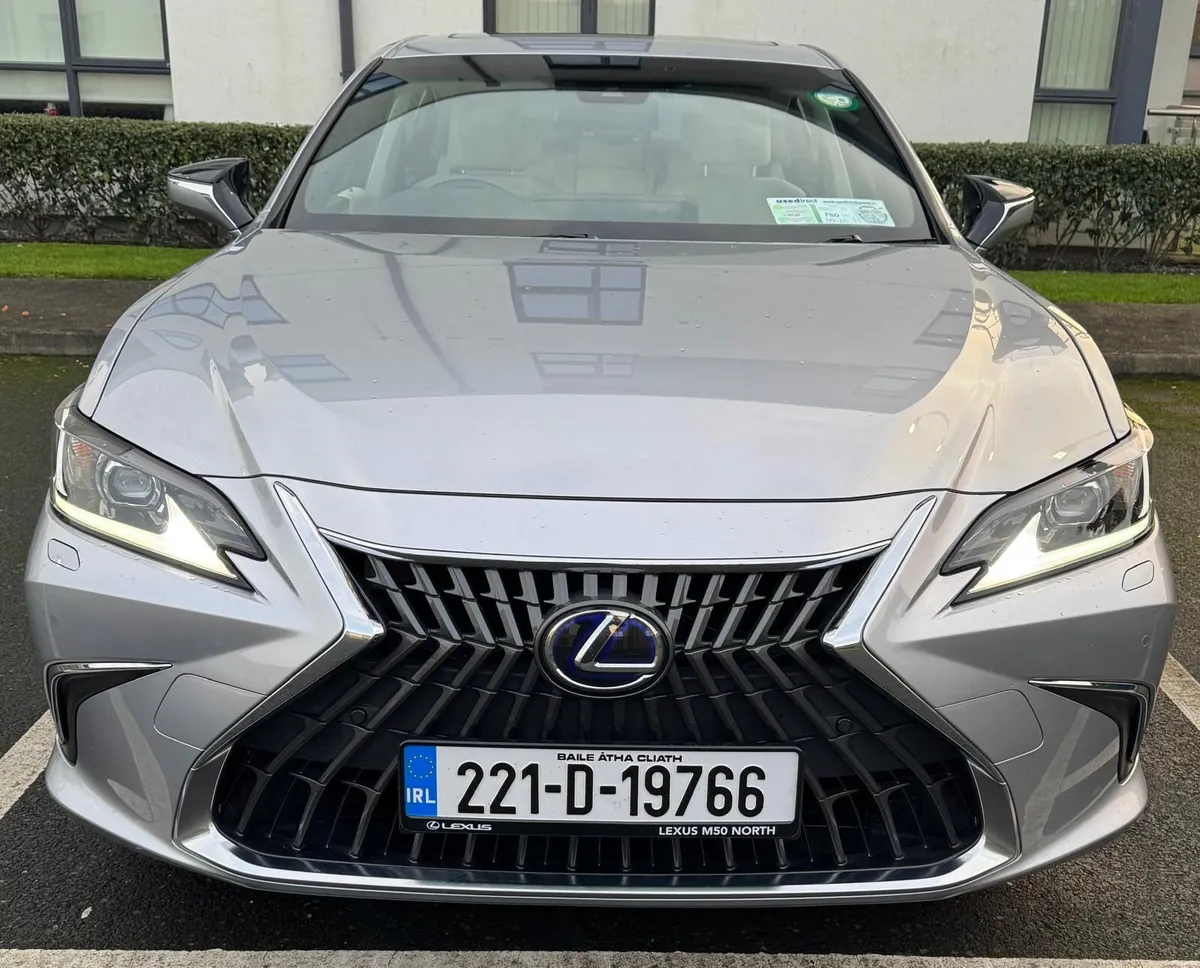 LEXUS ES300 HYBRID TAXI - Image 1