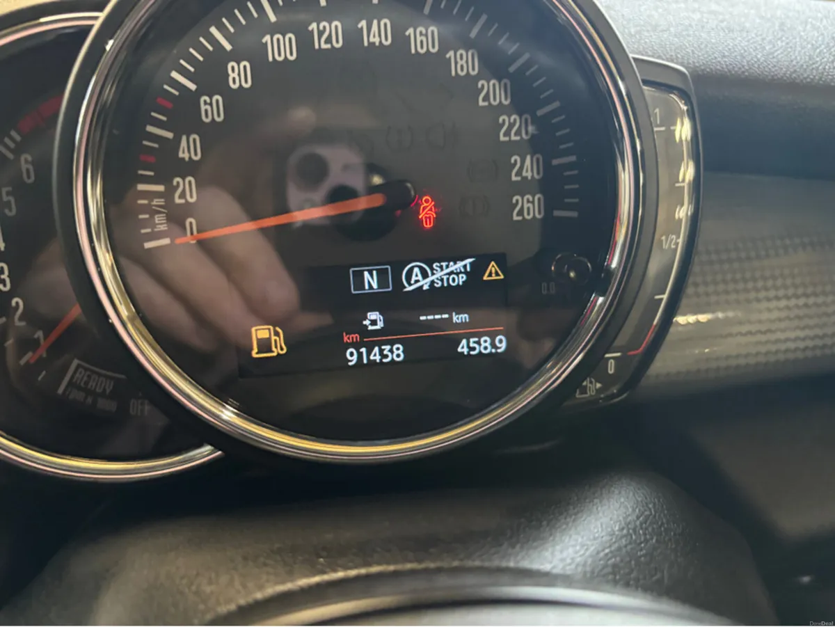 Mini Cooper CLASSIC CLA5 4DR COOPER - Image 2