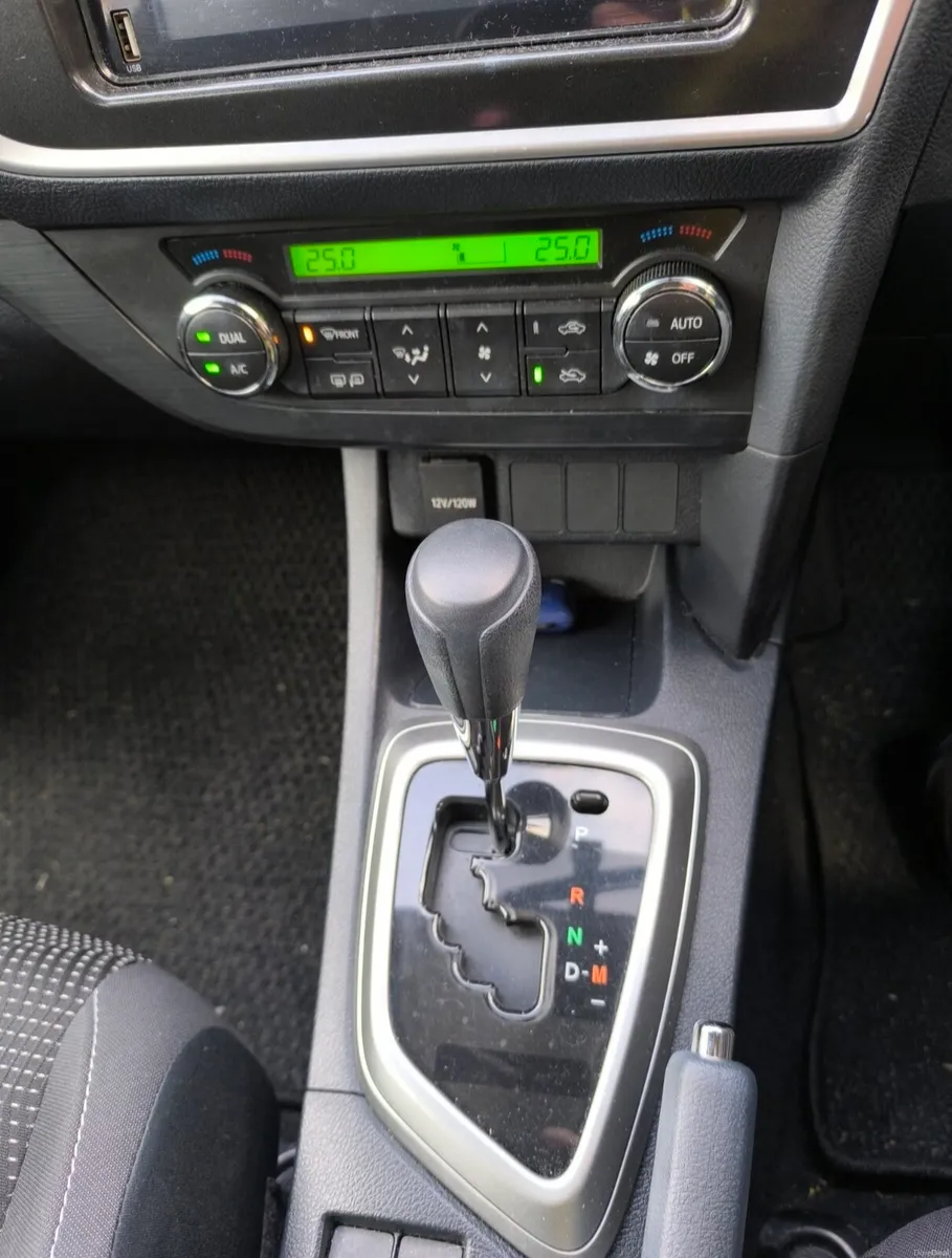 151 Toyota Auris 1.5 petrol automatic transmission - Image 2
